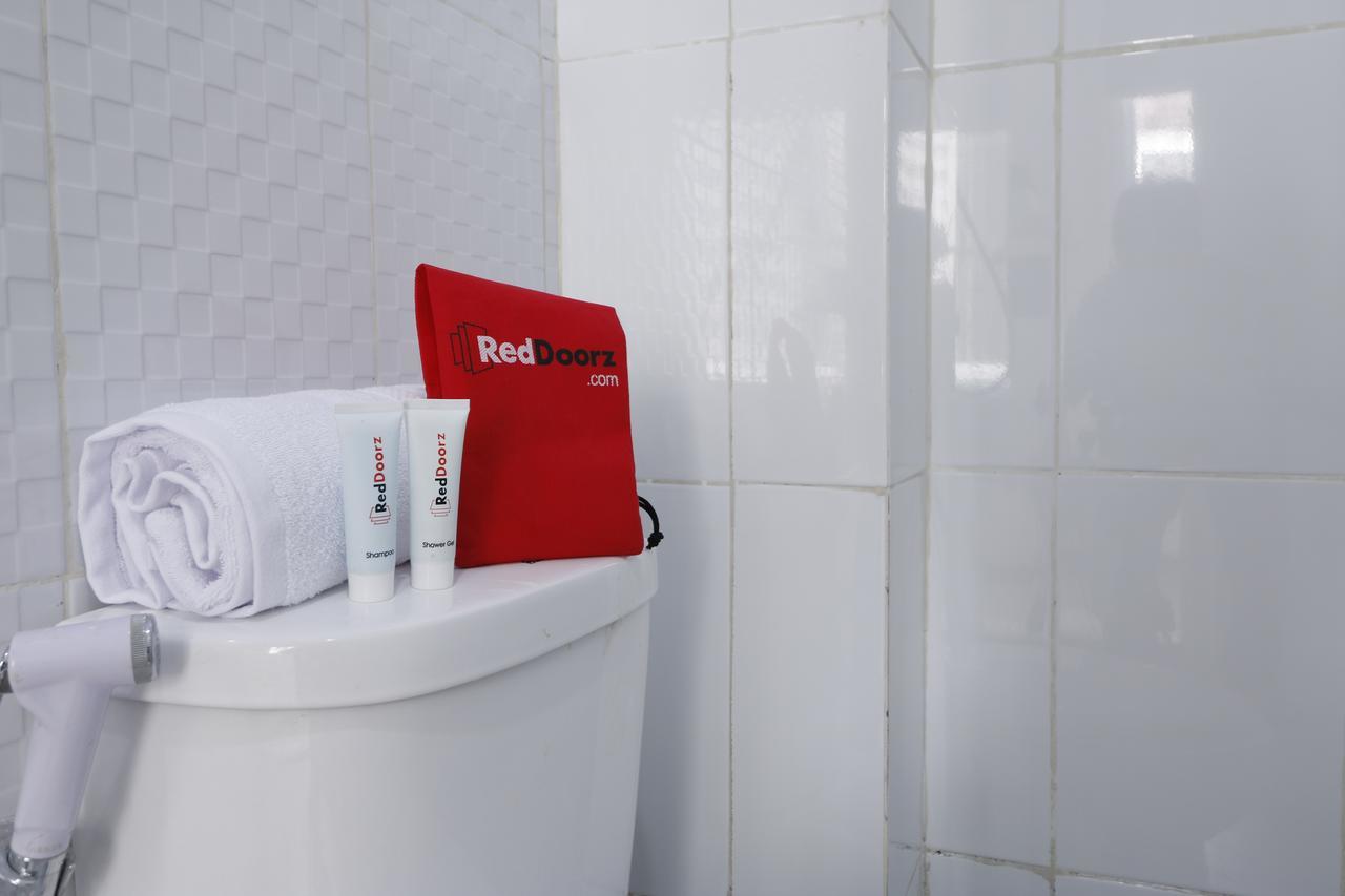 Reddoorz Plus Near Mall Pondok Indah Jacarta Exterior foto